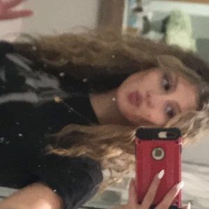 Meet your Posher, Maya